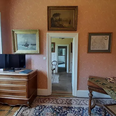 Chateau De Werde Bed & Breakfast