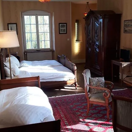 Chateau De Werde Bed & Breakfast