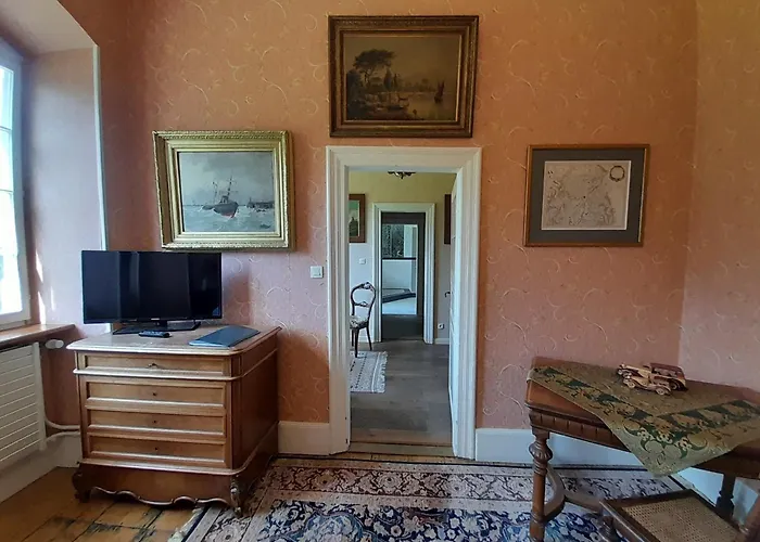 Chateau De Werde Bed & Breakfast