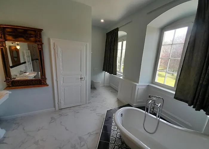 Chateau De Werde Bed & Breakfast