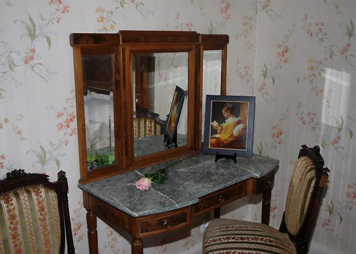 Chateau De Werde Bed & Breakfast 3*