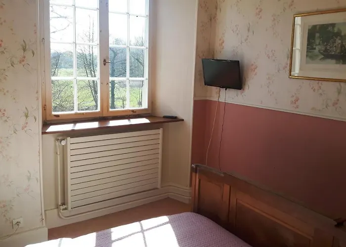 Chateau De Werde Bed & Breakfast